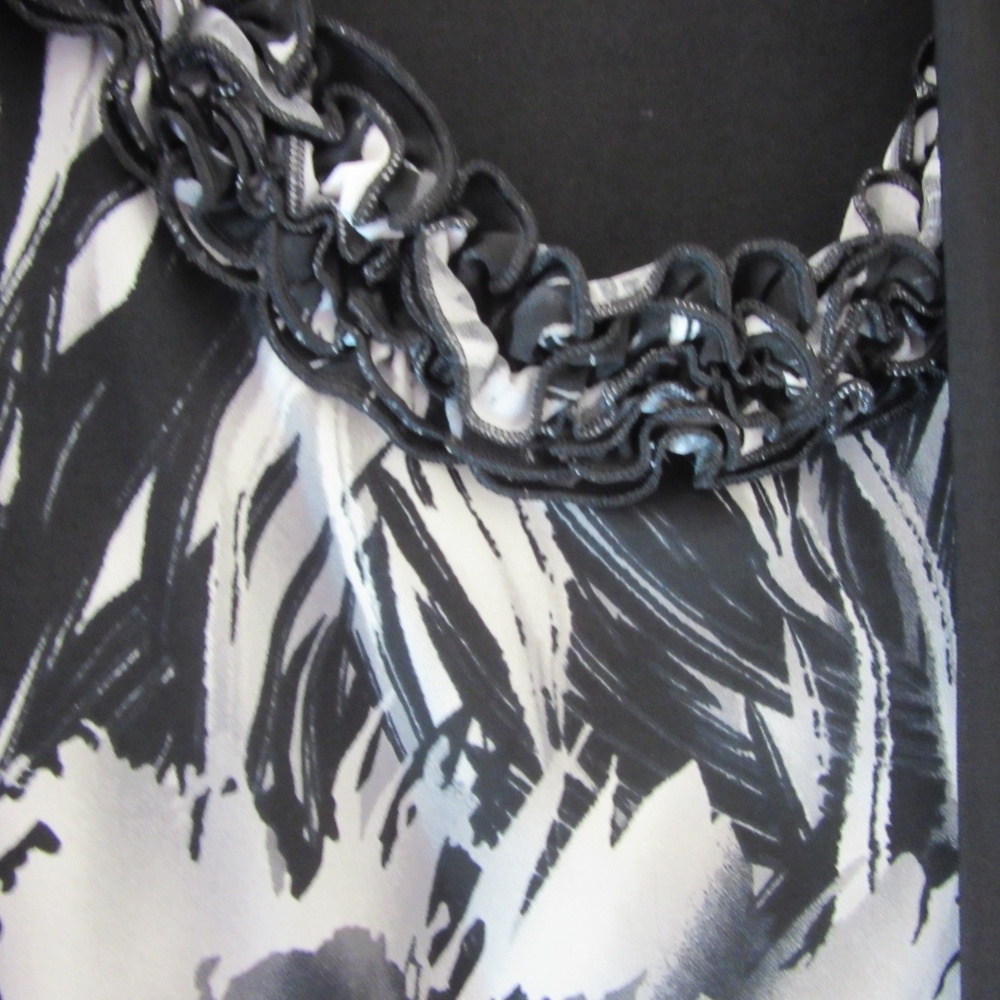 PERSEPTION CONCEPT Women's Top - Picture 5 of 7